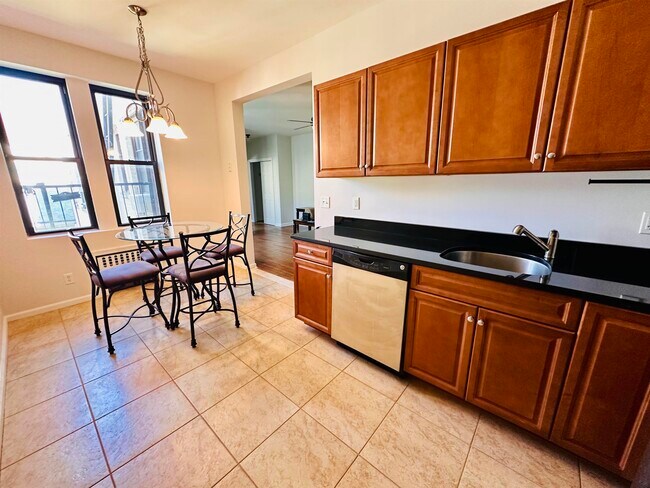 Photo - 301 Palisade Ave Unidad 1C