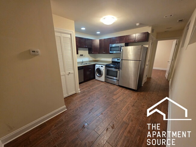 Building Photo - 642 W Deming Pl Unit GDN Rental