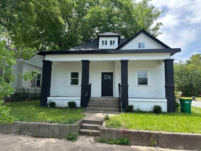 Photo - 2000 Rock St