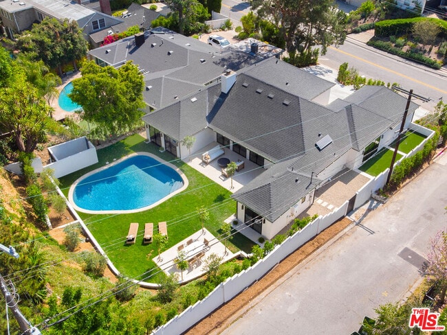 Photo - 2288 Coldwater Canyon Dr