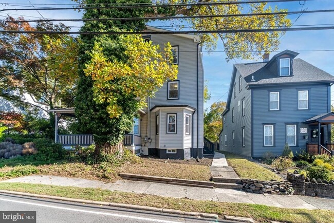 Building Photo - 127 S Church St