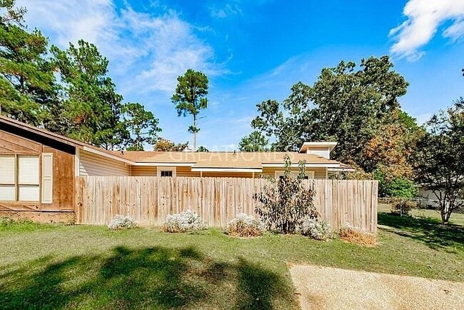 Photo - 3536 Torbay Dr