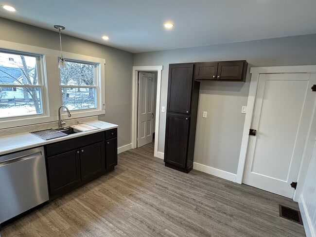 Photo - 115 Carpenter St