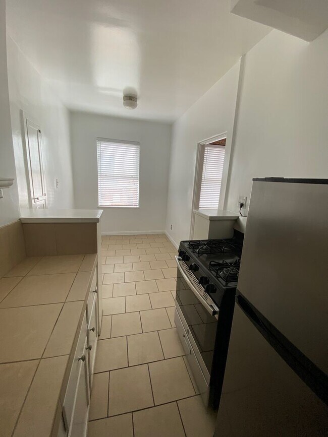 Photo - Normandie Apts.