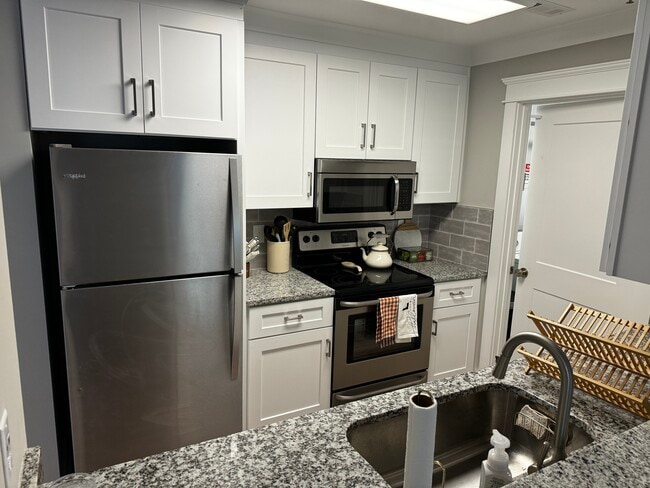 Photo - 2701 Selwyn Ave