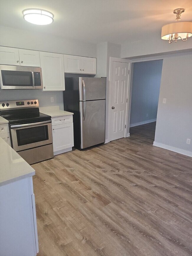 Photo - 308 Heustis St Unidad 4