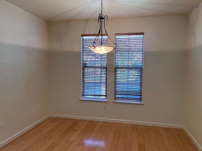 Photo - Stonelake home located on cul-de-sac