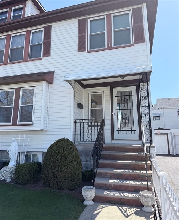 Building Photo - 861 Fellsway Unit 1