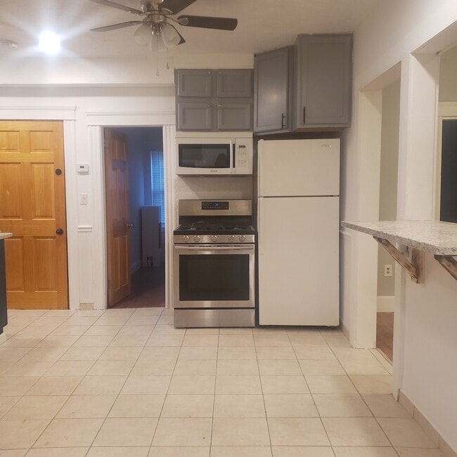 Photo - 18 Warwick St Unit 1