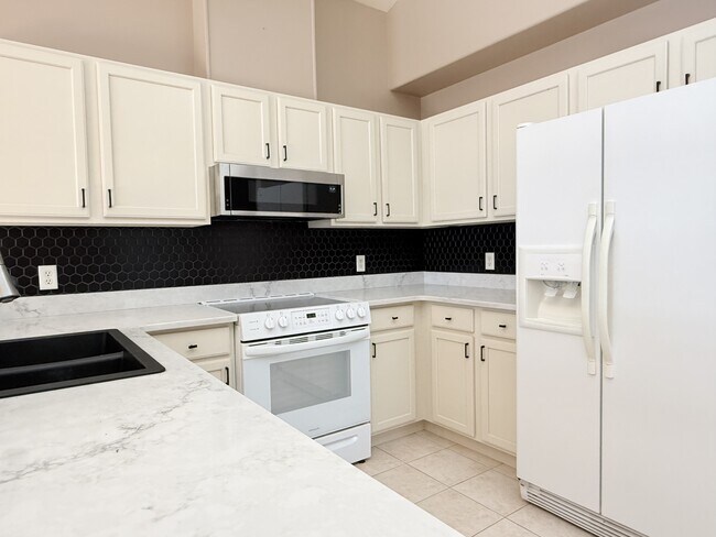 Photo - 847 Cousineau Rd