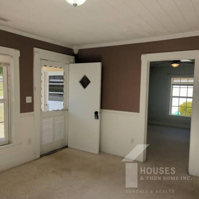 Photo - 108 Davis St