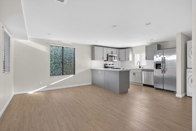 Building Photo - 1751 Cabrillo Ave