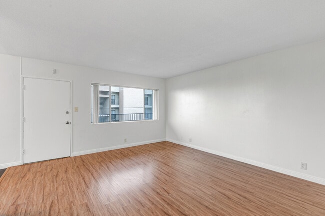 Photo - 2701 S Peck Ave Unidad 4