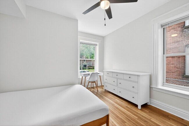 MOSAIC - 718 Limit - Now Leasing 2027/2028