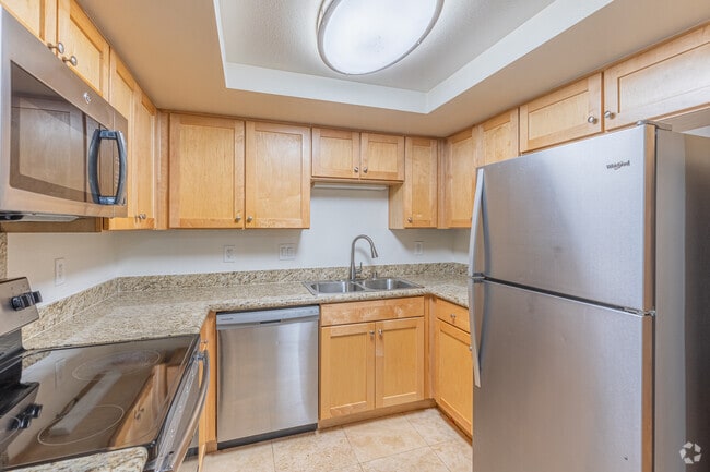 3BR, 2BA - 1,100SF - Kitchen - Citrus Court Apartments