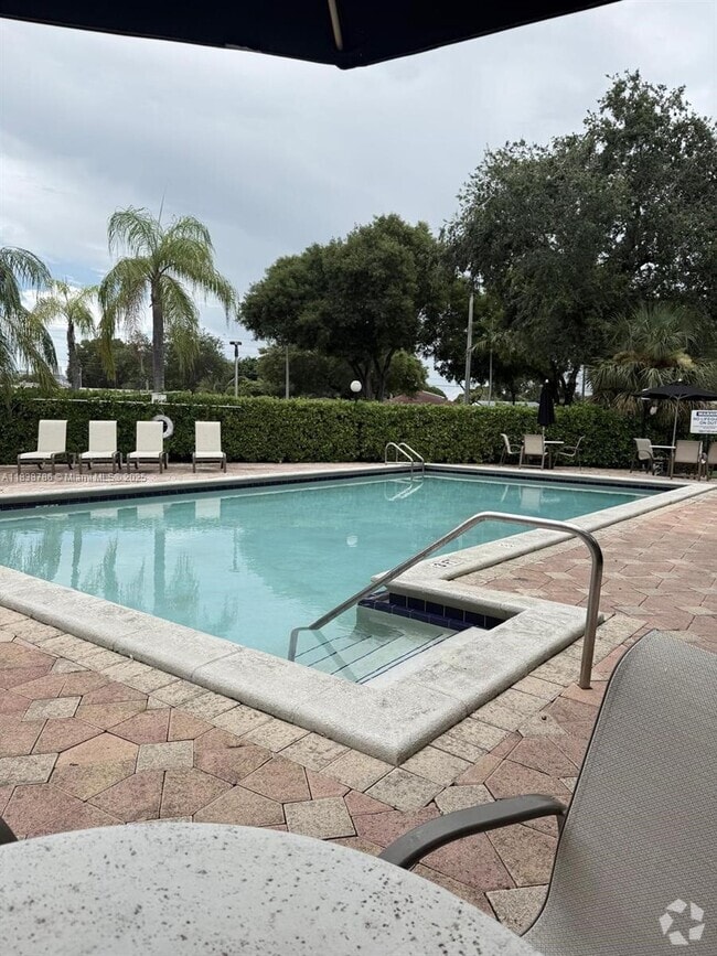 Building Photo - 2160 SW 16th Ave Unit 316 Rental