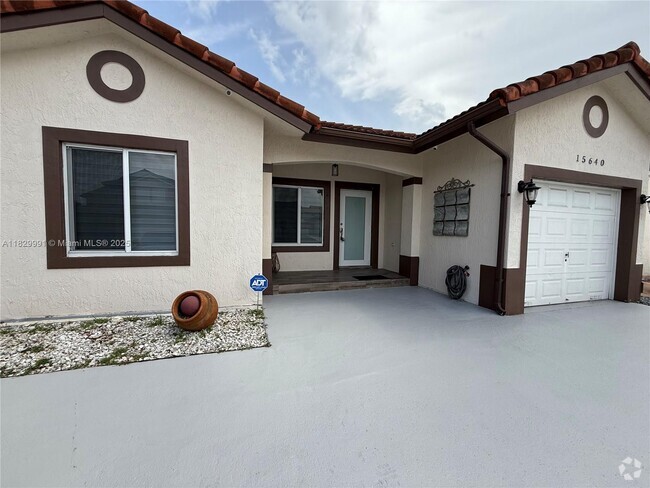 Building Photo - 15640 SW 58th Terrace Rental