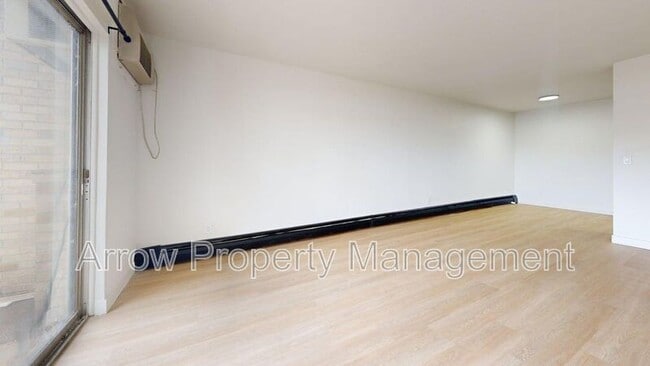 Photo - 215 E Arbor Ave