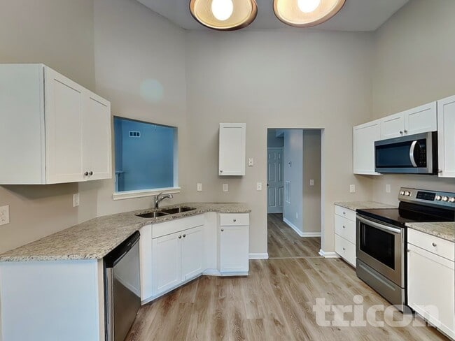 944 Brisley Cir