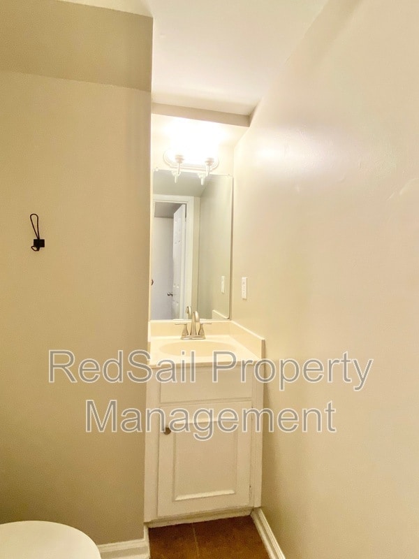 Photo - 348 Llewellyn Mews