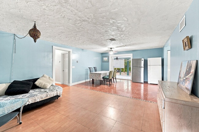 Photo - 4031 NW 7th Ave