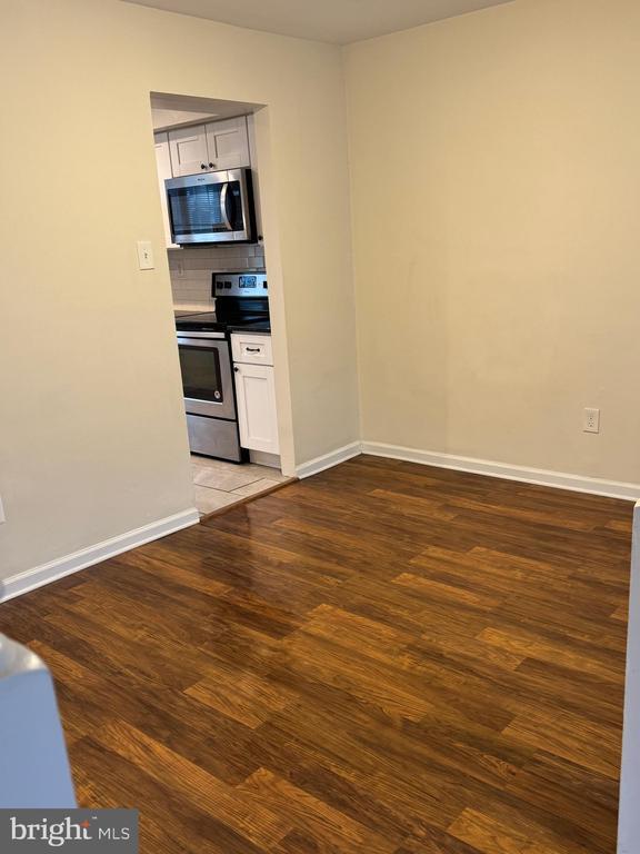 Photo - 204 Livingston Ct