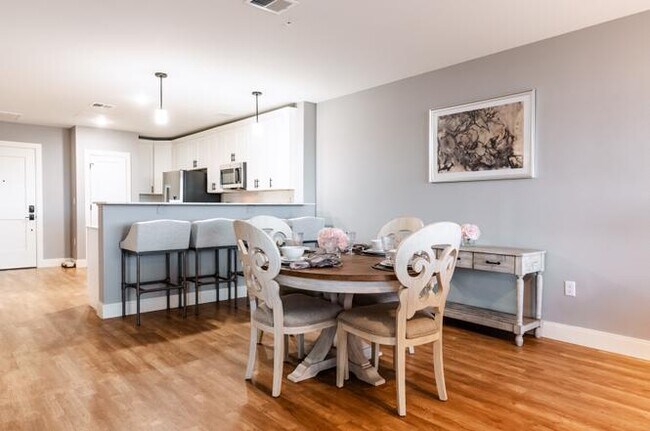 Photo - 250 KING Apartments