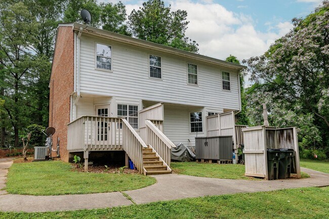 Photo - 215 Jennings Mill Rd Unidad B