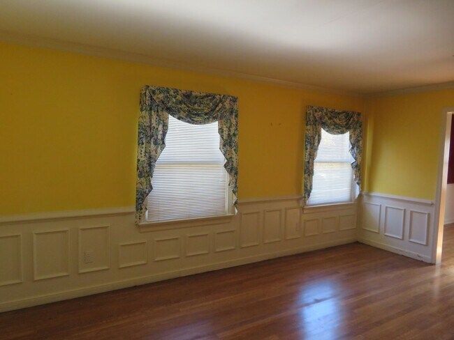 Photo - Colonial Heights