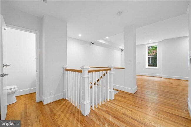 Photo - 1830 17th St NW Unidad 103