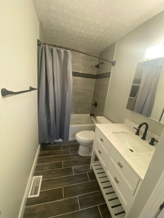 Building Photo - 3252 Summerhill Ln