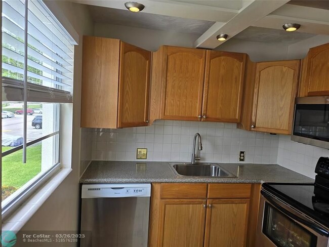 Photo - 99 Fanshaw C Condo Unit 99