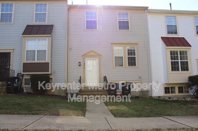 Photo - 6015 Surrey Square Ln