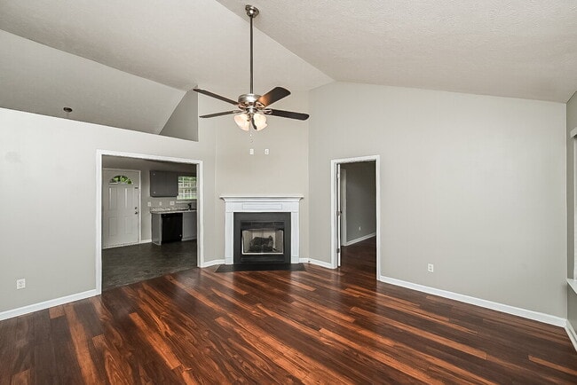 Photo - 715 Whispering Breeze