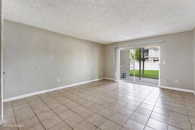 Photo - 7210 N Manhattan Ave Unidad 1714