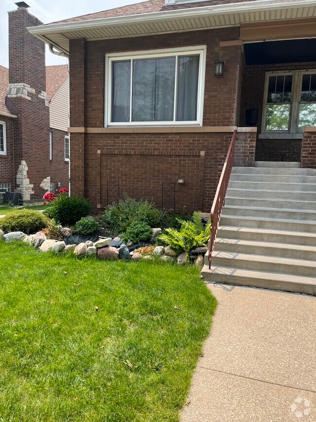 Building Photo - 1838 Stanton Ave Rental