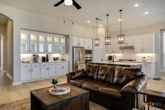 Photo - 5725 Huron Dr