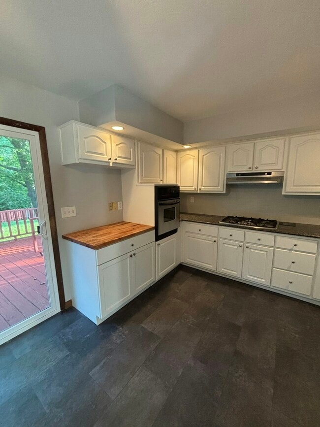 Photo - 545 W Forsyth Rd