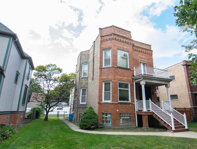 Photo - 3916 N Kildare Ave Unit 1