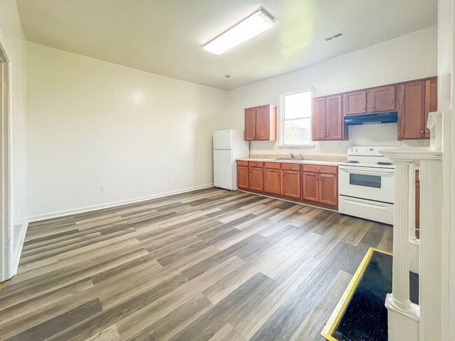 Photo - 608 Halifax St