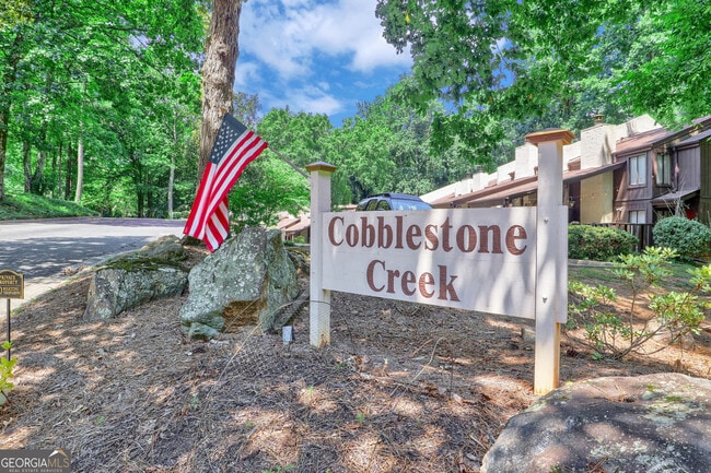 Building Photo - 76 Cobblestone Creek