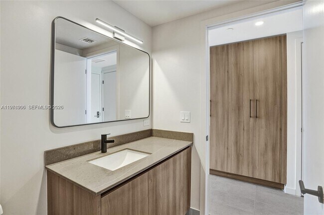 Photo - 121 NE 5th St Unit 801b