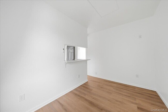 Photo - 17 Lamartine Ave Unit 3