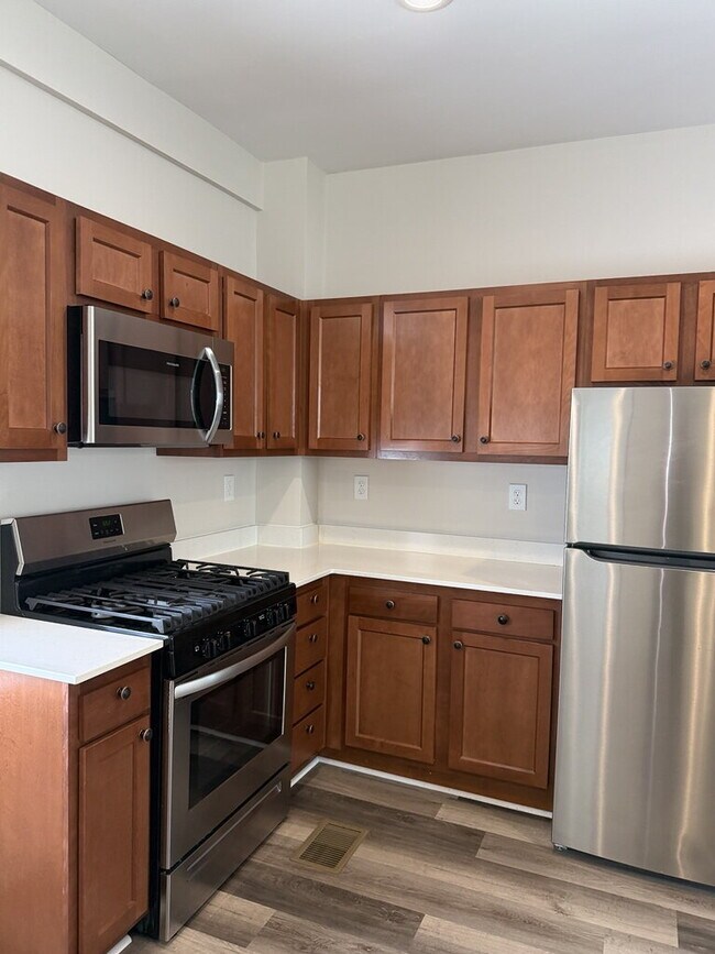 Photo - 2031 Hewitt Ave Unit 1