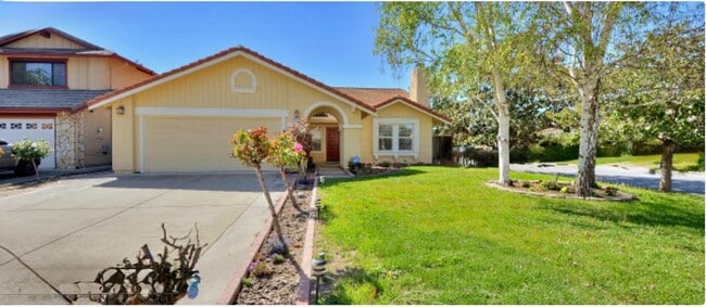 Building Photo - 37823 Bishop Ct
