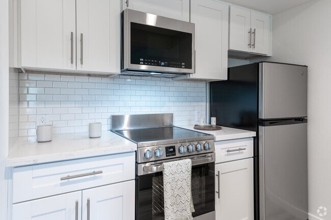 Studio - 419SF - Park Lafayette