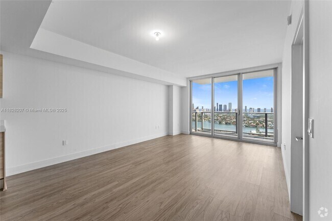 Building Photo - 16385 Biscayne Blvd Unit 3120 Rental