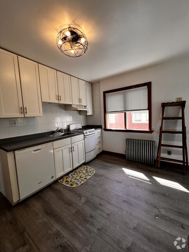 Building Photo - 97 1st St Unit 2 Rental