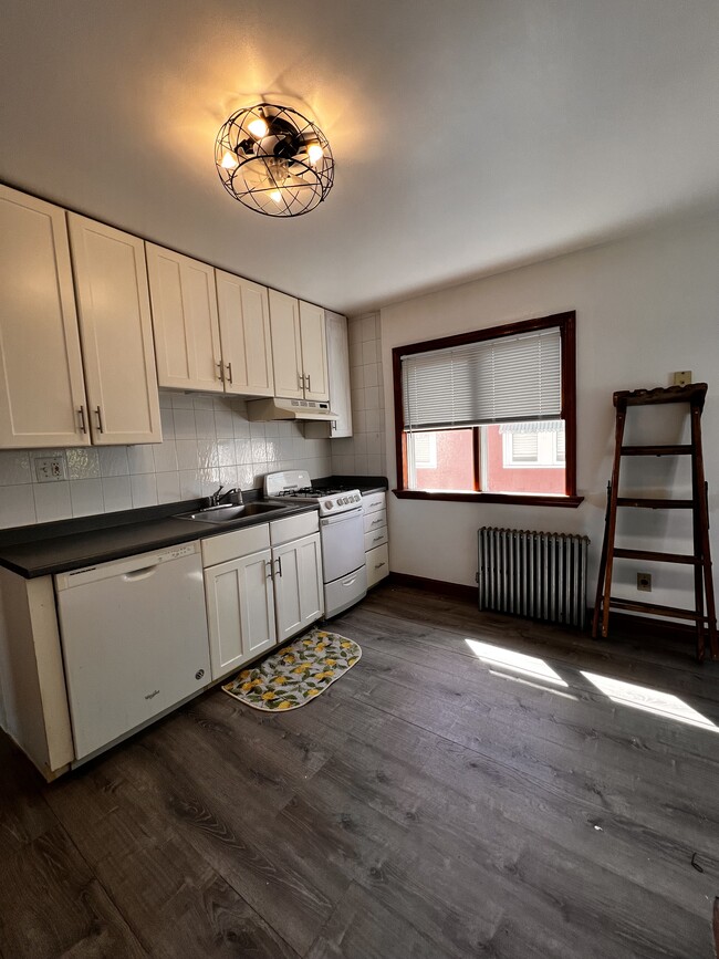 Photo - 97 1st St Apartments Unit 2