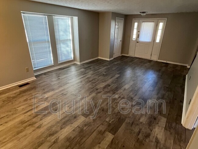 Photo - 816 Woodlyn Dr S